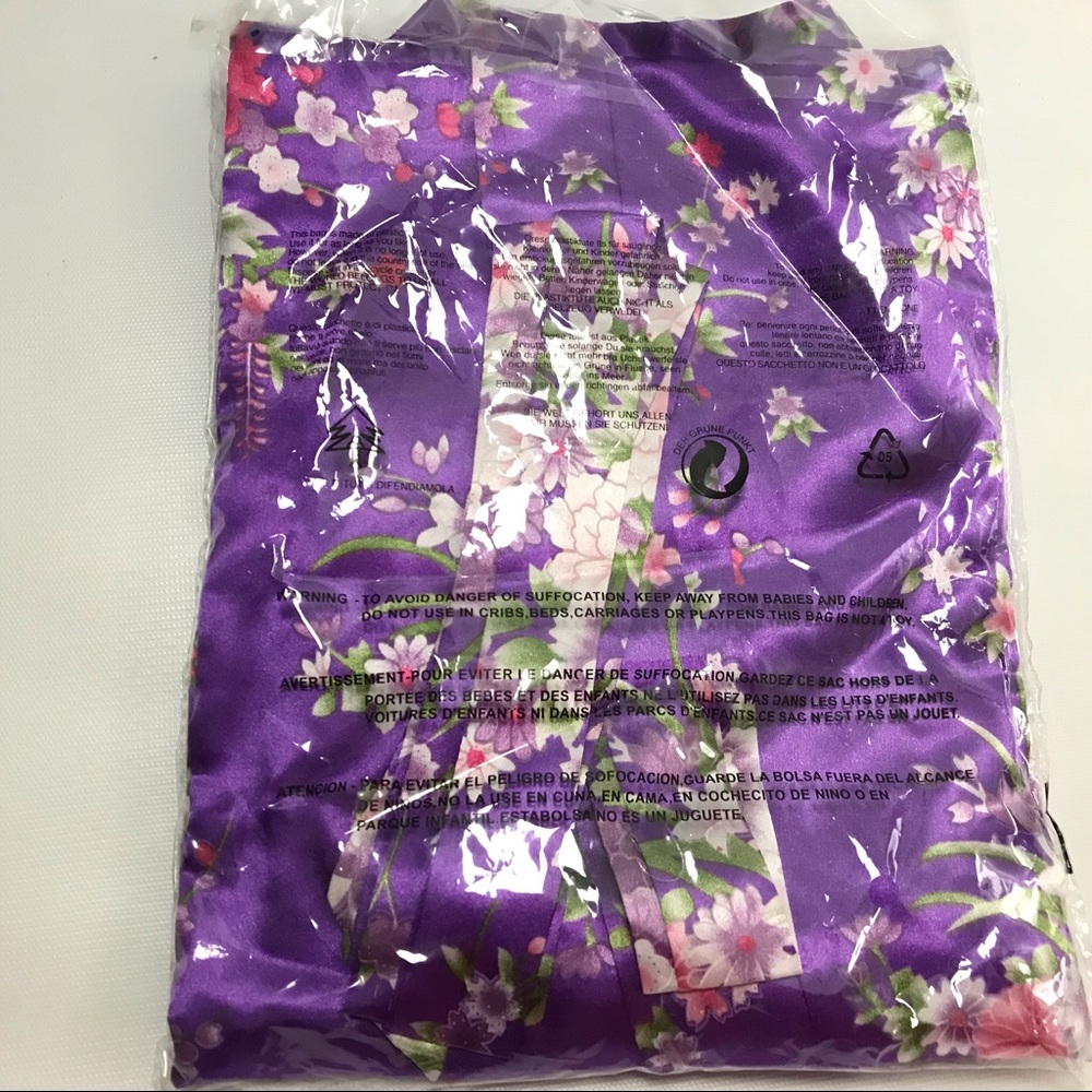 New Wedding Robe Floral Satin XL - Picture 3 of 5